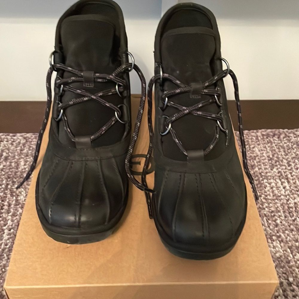 Women’s Black Waterproof Lace-Up Duck Boots